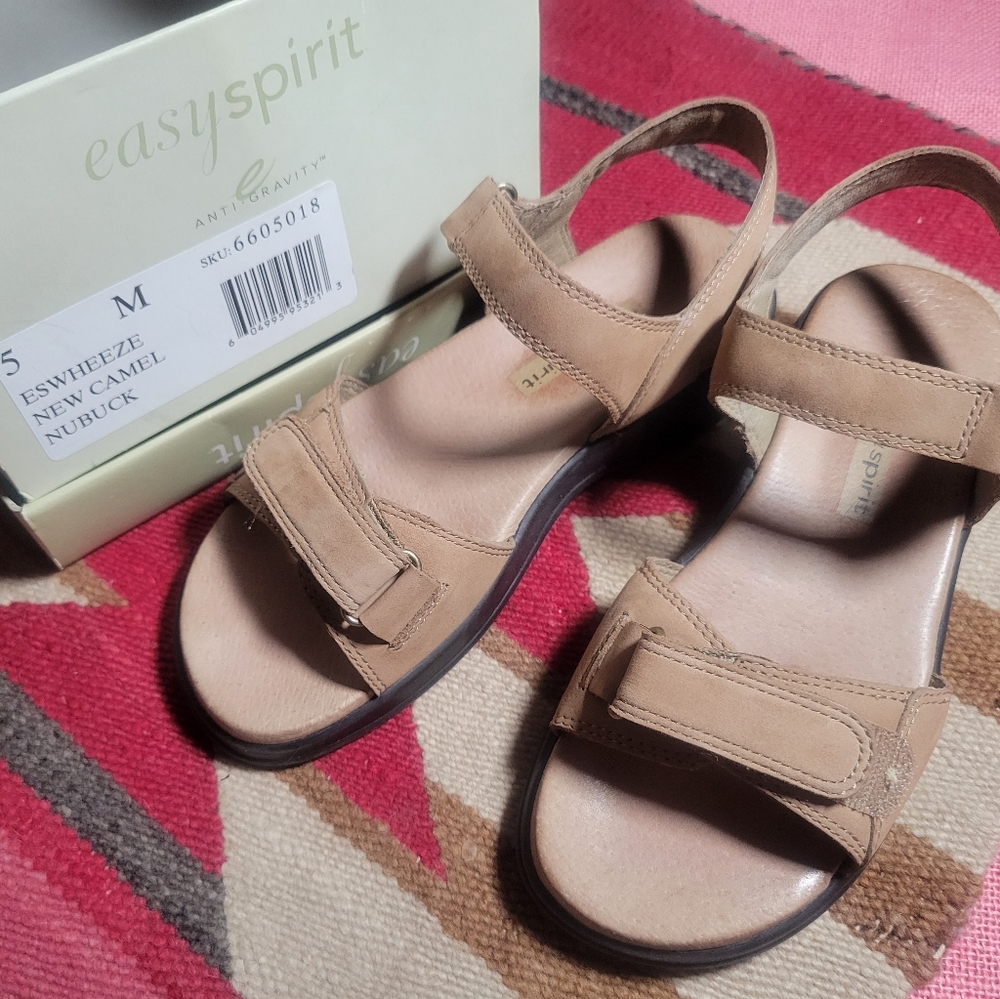 Easy Spirit 5 Beige Sandals Walking